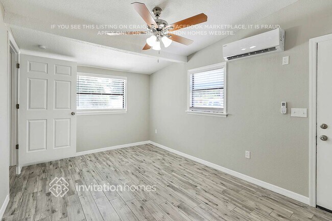 Foto del edificio - 11796 104th St