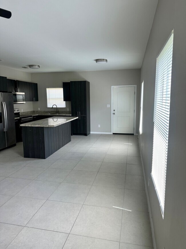Foto del edificio - 3008 Sabercat Ave