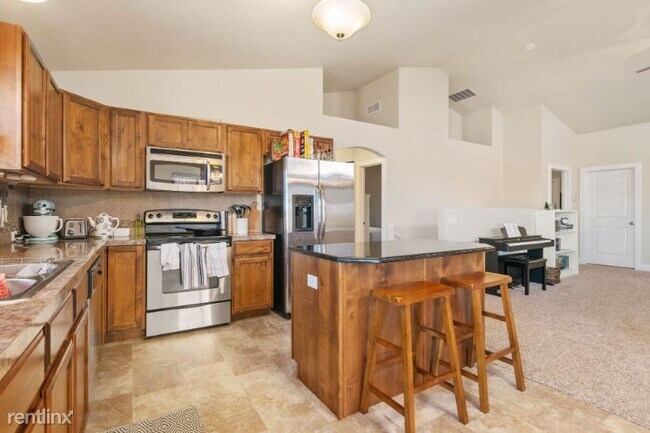 Building Photo - 3 br, 2 bath House - 4444 Radford Ave