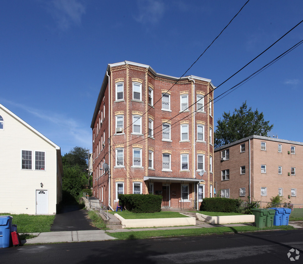 204 Grove St, New Britain, CT 06053 - Apartments in New Britain, CT ...