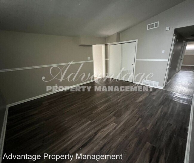 Building Photo - 3 br, 2 bath House - 1592 Gowan Dr.