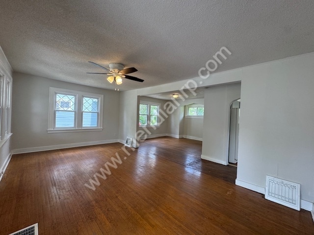Building Photo - 3317 Robinwood Dr