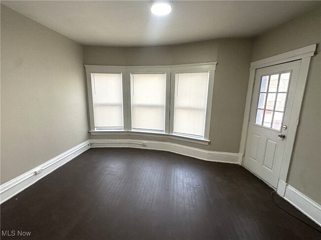 Foto del edificio - 3074 W 25th St