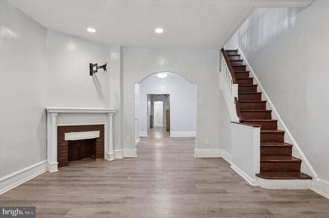 Foto del edificio - 5327 Greenway Ave
