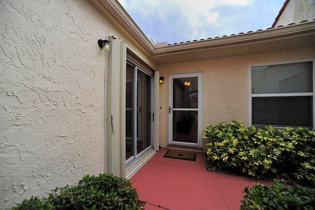 Foto del edificio - 755 Pine Island Dr