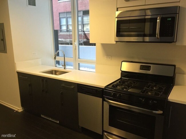 Foto del edificio - 235 E 44th St