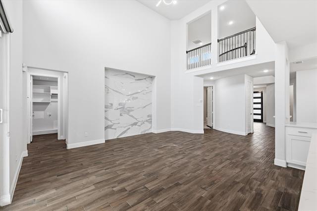 Foto del edificio - 8053 Monks Cap St