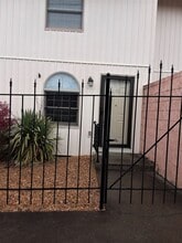 Building Photo - 103 Phoenix Ct