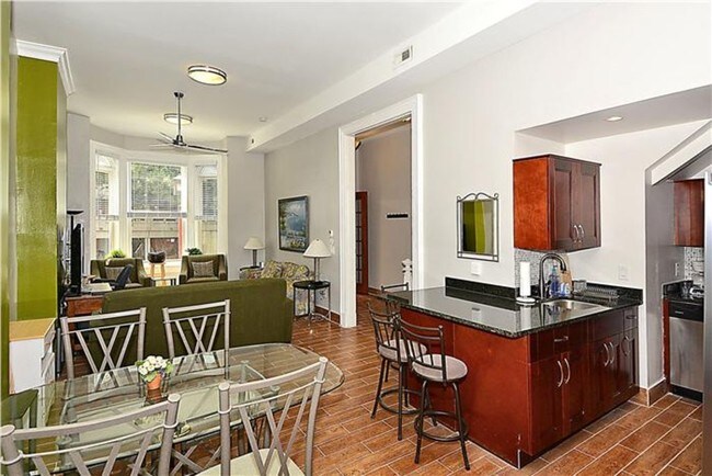 Foto del edificio - 817 6th St NW