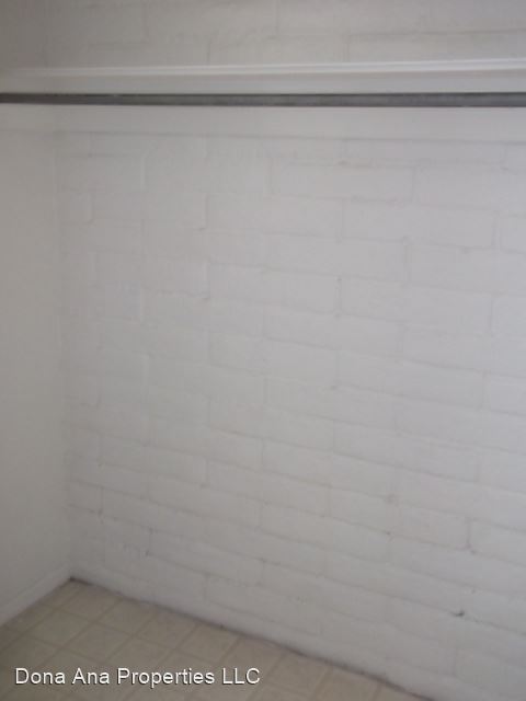 Building Photo - 1120 Plain St