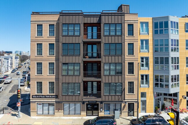 99 D Street se encuentra en el submercado South End de Boston. - 99 D St