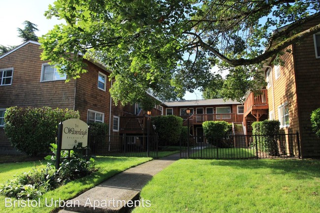 Building Photo - 3020 SE Waverleigh Blvd