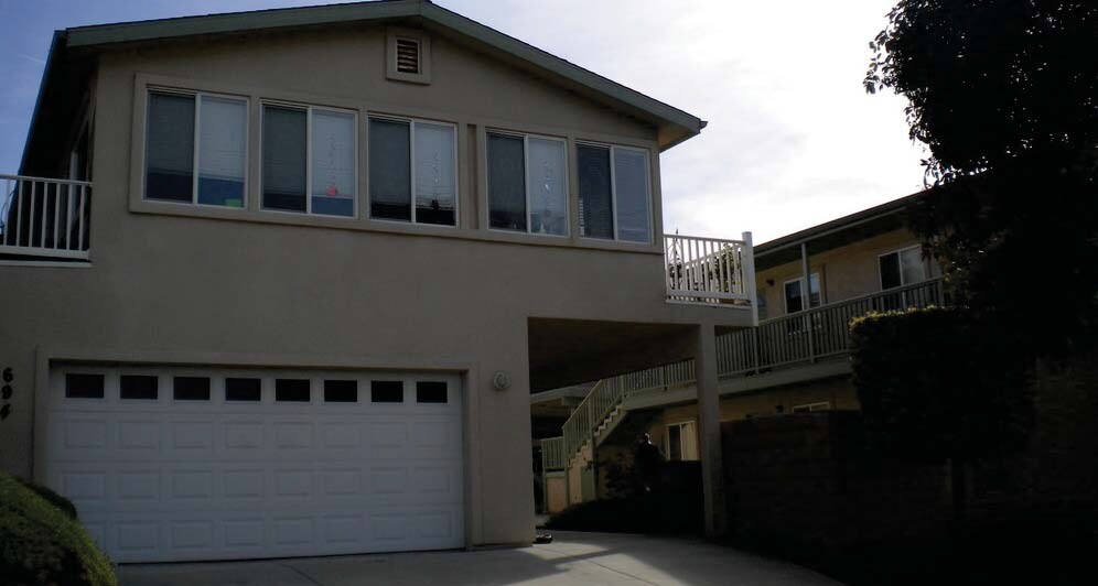Primary Photo - 690-698 Monterey Ave