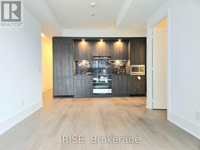 Building Photo - 115 Denison Ave