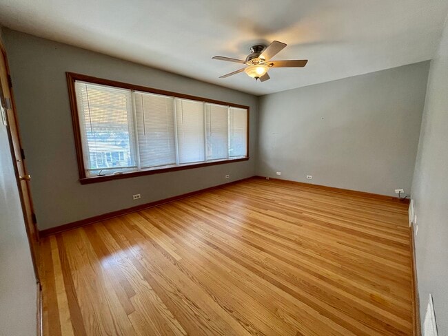 Building Photo - 5735 S Meade Ave