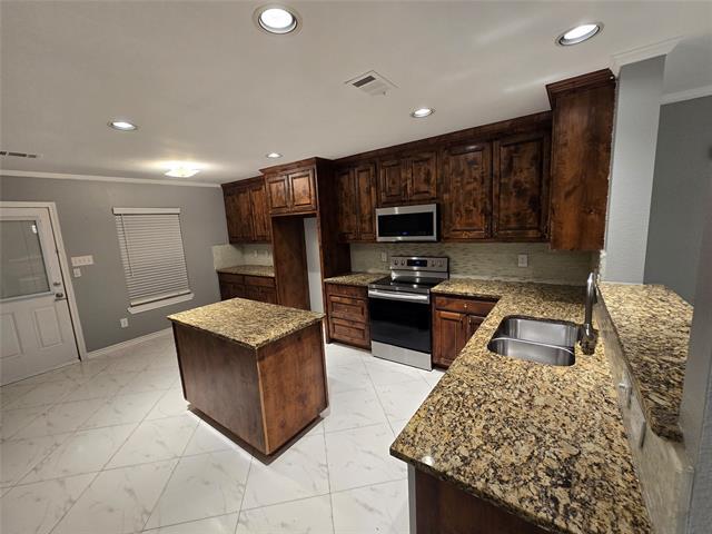 Foto del edificio - 700 White Fields Way