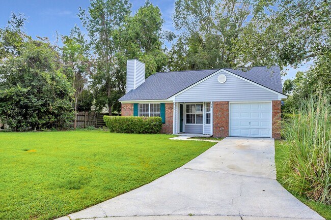 Foto del edificio - 3 Bedroom 2 Bathrooms in Sterling Creek - ...