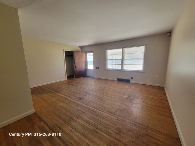 Foto del edificio - 4906 E 9th St N