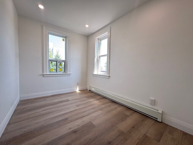 Photo du bâtiment - Renovated 1 Bedroom 1 Bathroom Apartment!