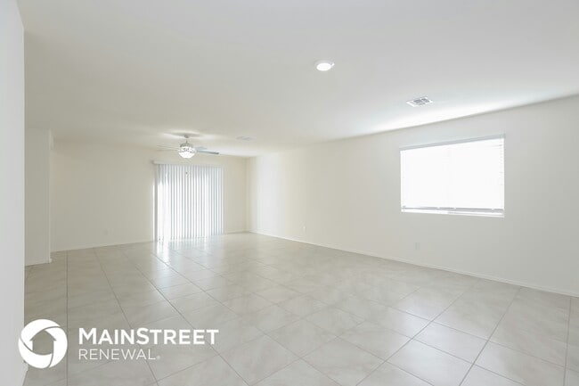 Building Photo - 25368 W Mahoney Ave