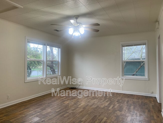 Foto del edificio - 930 SW Oak St