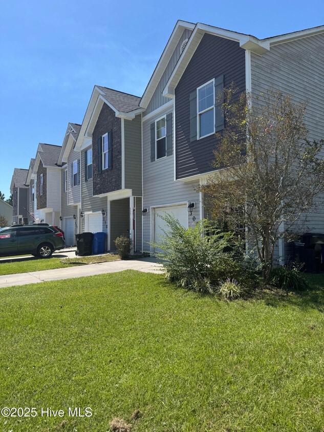 Building Photo - 308 Cedar Island Trail