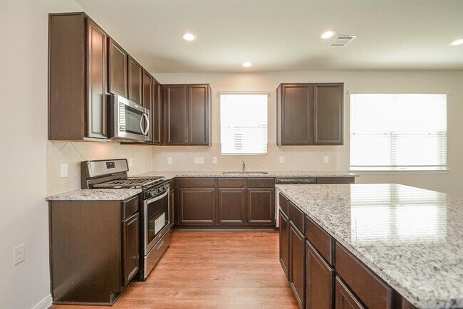 Building Photo - 4325 McGregor Bluff Ln