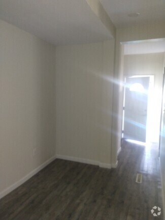 Building Photo - 5517 Edna Ave