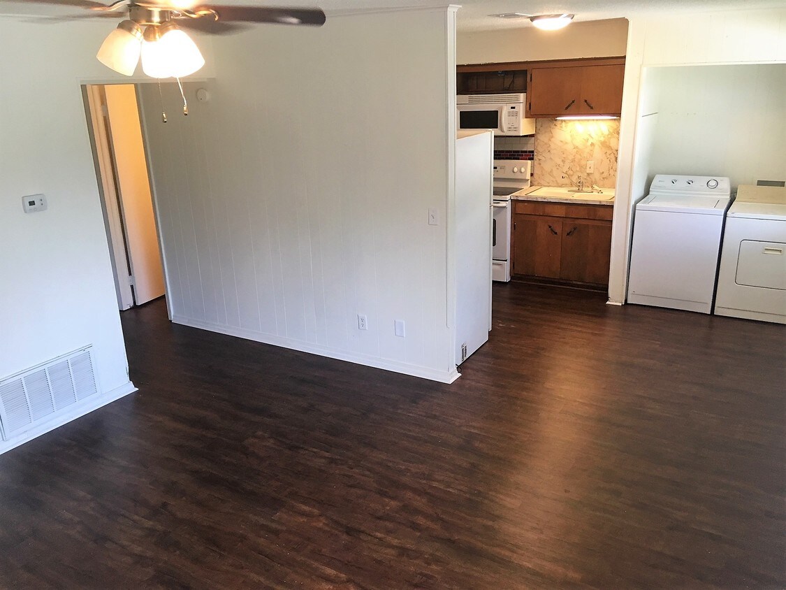 Foto principal - 411 W Spruce St