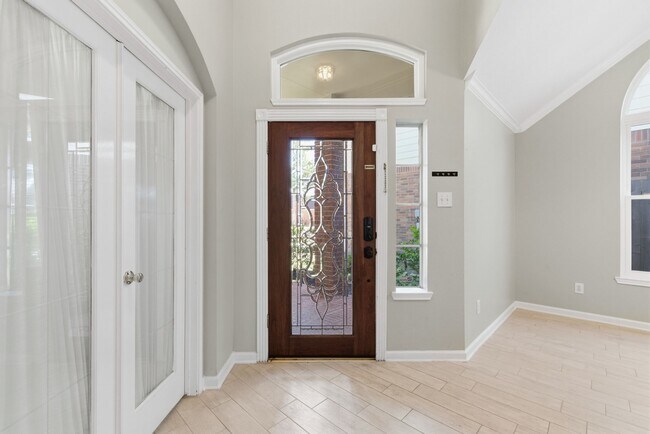 Foto del edificio - 7215 Bristol Ridge Dr