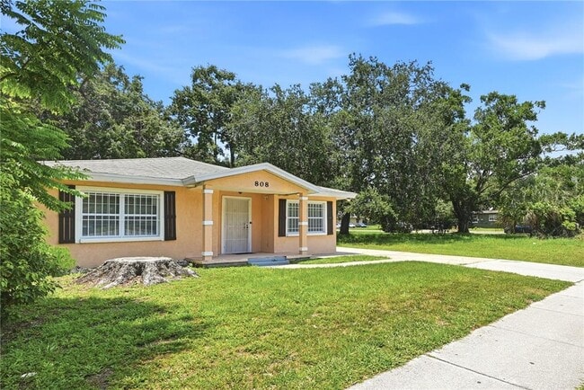 Building Photo - 808 S Ivey Ln
