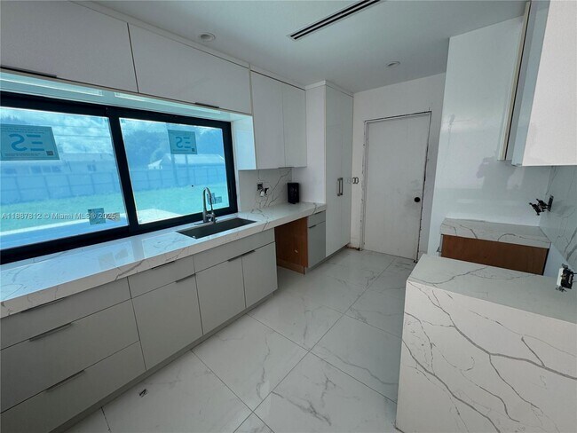 Foto del edificio - 444 NW 21st St