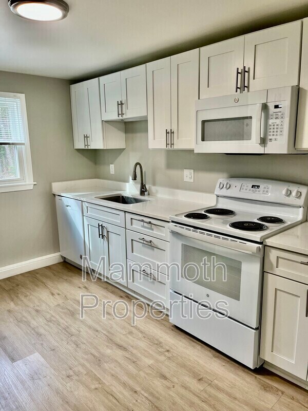 Foto principal - 9 Emerald Dr