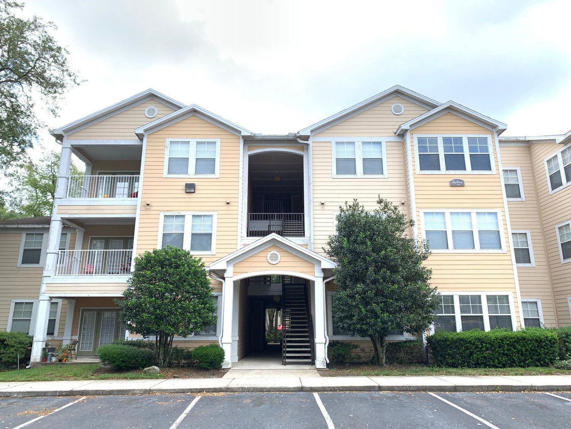 Foto principal - 12171 Kernan Lake Dr