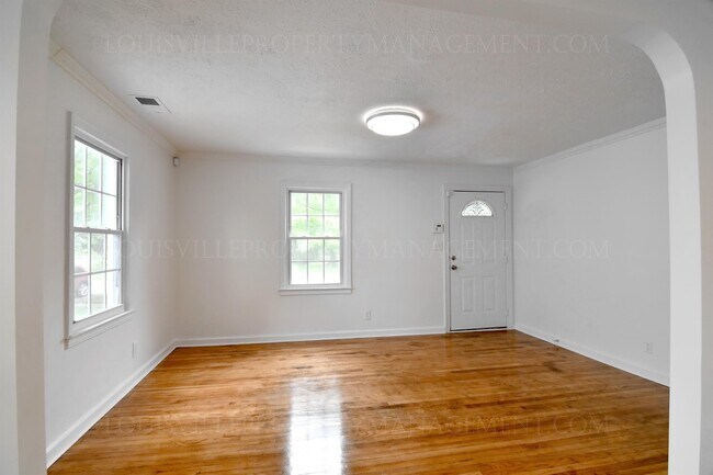 Foto del edificio - 4706 S Rutland Ave