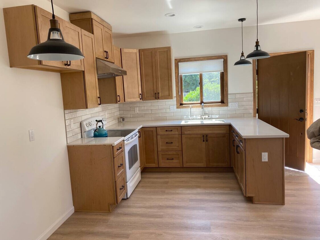 4841 Cherryvale Ave Unit 4841 Cherryvale, Soquel, CA 95073 Apartments