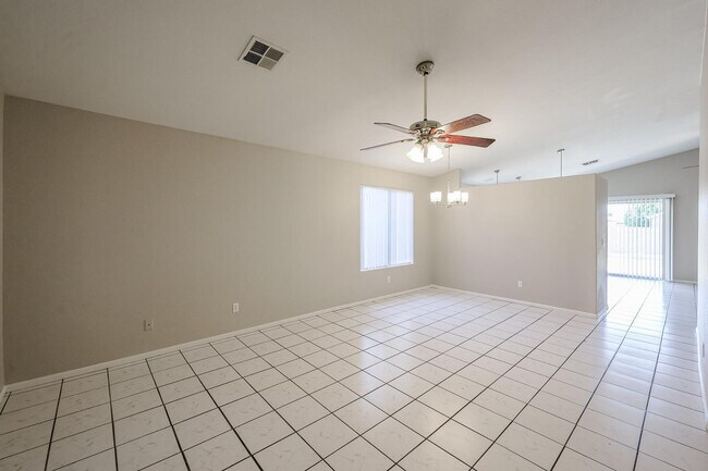 Foto del edificio - 3215 W Abraham Ln