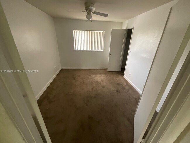 Foto del edificio - 4080 NW 87th Ave