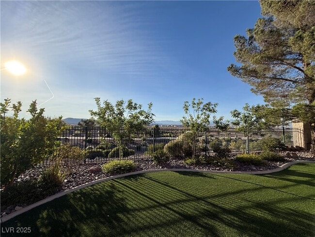 Building Photo - 1373 Dragon Rock Dr