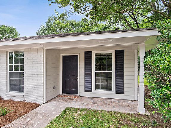 Building Photo - 2746 Toulon Dr