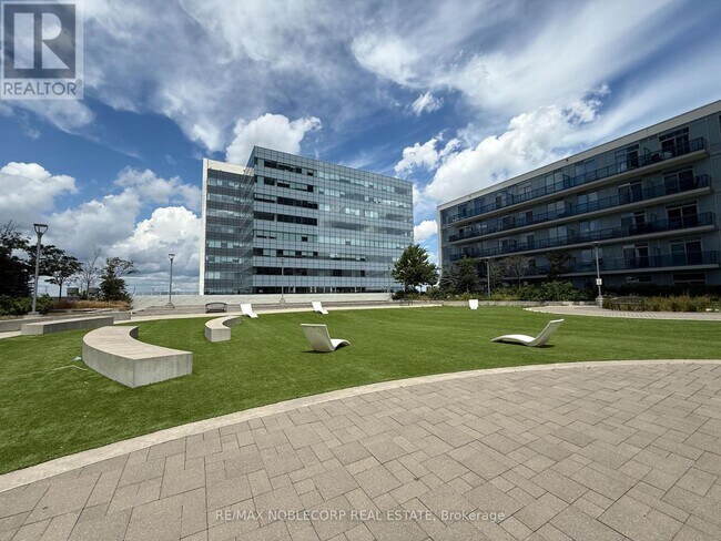 Building Photo - 3600-3600 Hwy 7 W