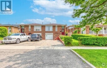 Building Photo - 878 Blairholm Ave