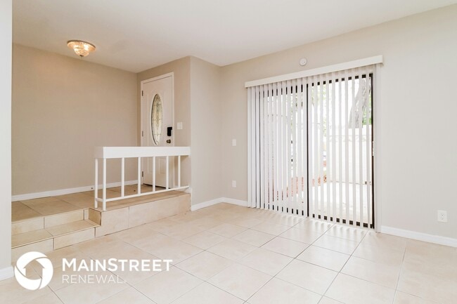 Building Photo - 900 Brennam Pl