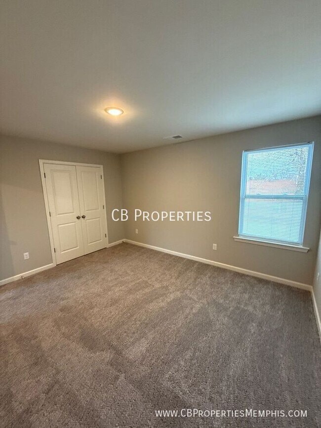 Building Photo - 864 N 3rd St