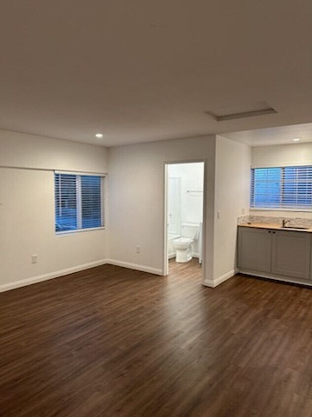 Foto principal - SOPHISTICATED ATTACHED STUDIO ADU!