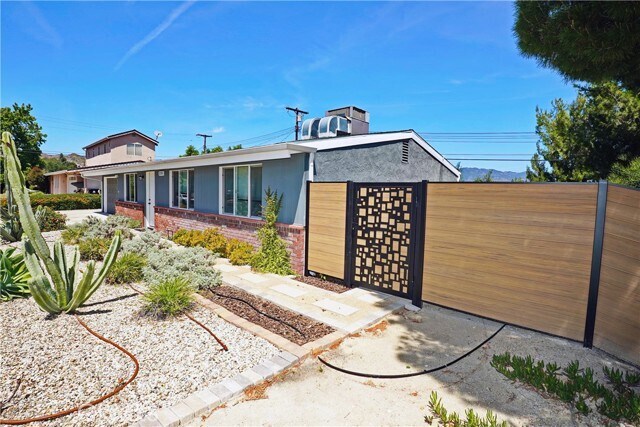 Foto del edificio - 12350 Luna Pl