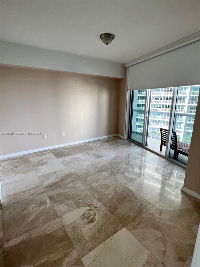 Building Photo - 495 Brickell Ave