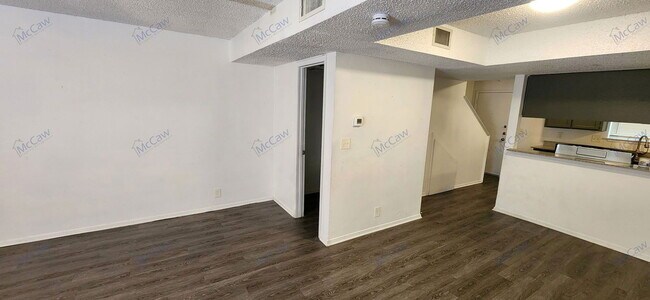 Foto del edificio - 3820 Coates Cir