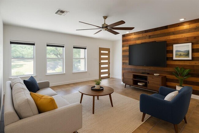 Foto del edificio - 12700 Winding Creek Rd
