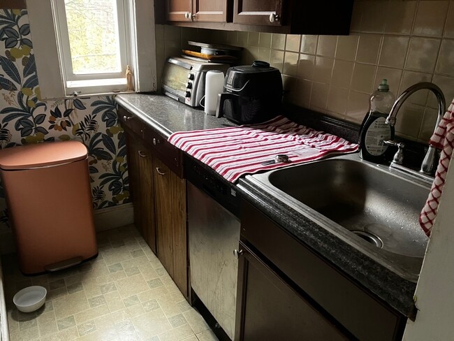 Foto del edificio - 377 Highland Ave